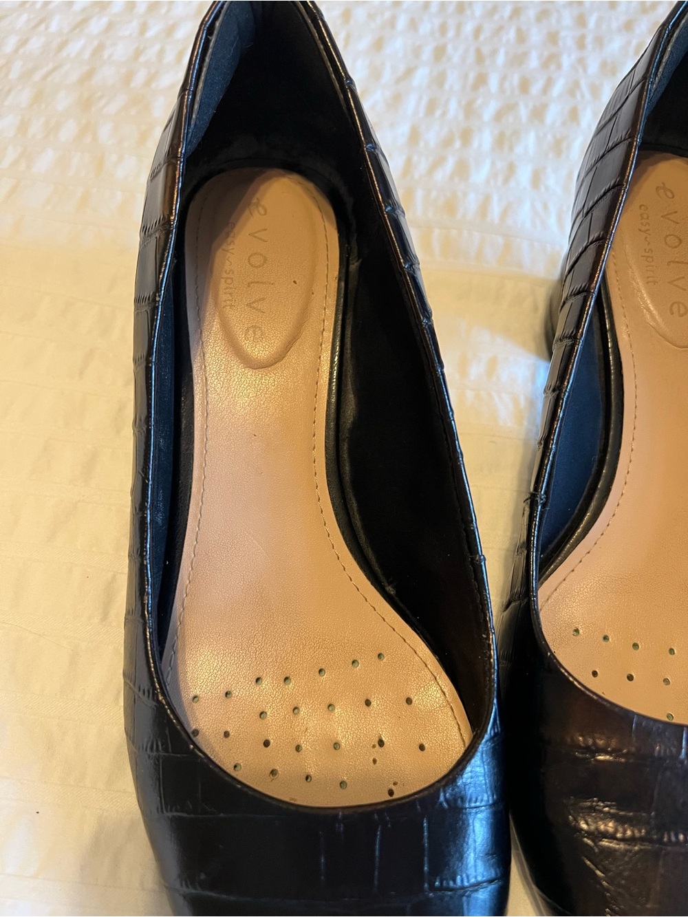 Easy Spirit Black Croc-Embossed Mid Block Heel Pumps (wide width) - Picture 6 of 8